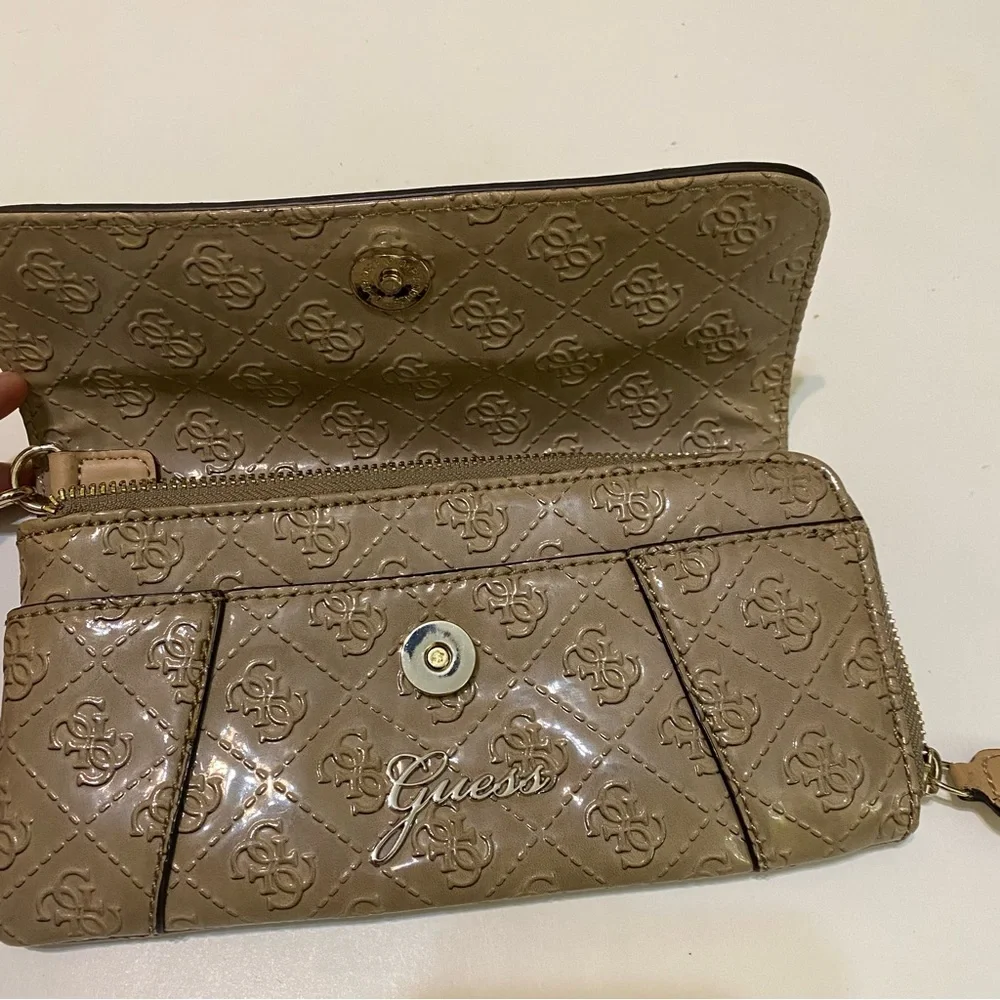 Guess tan purse - Picture 5 of 10